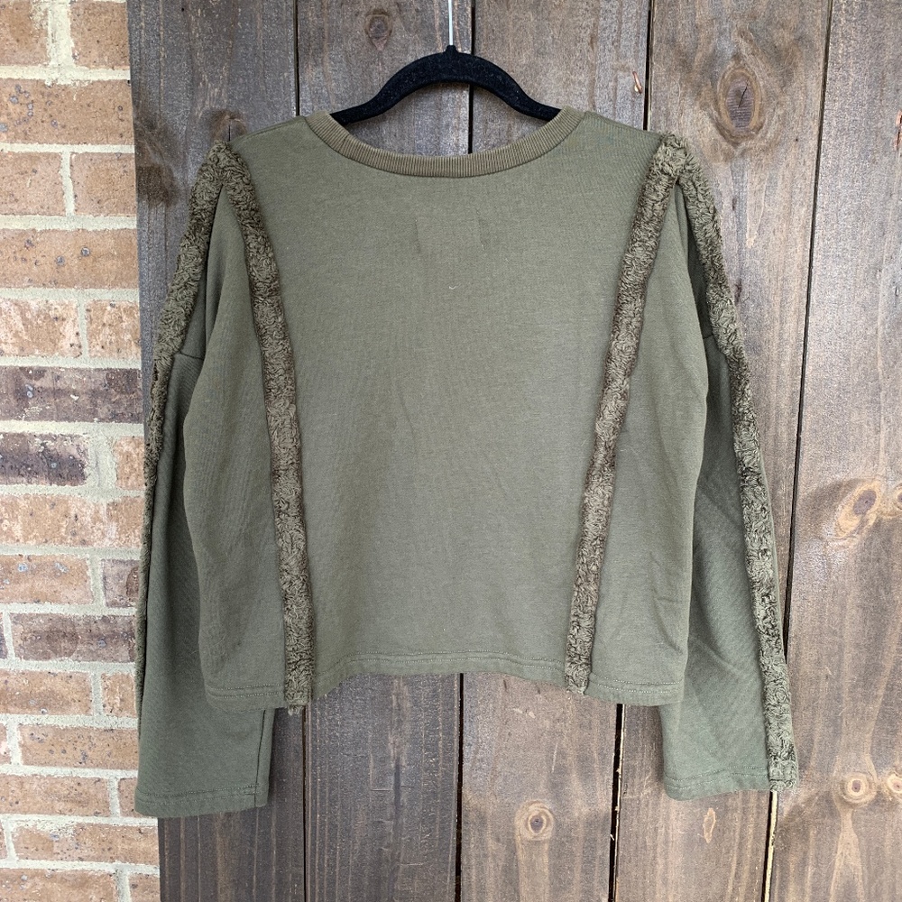 Moon River Green Fringe Detail Pullover Small